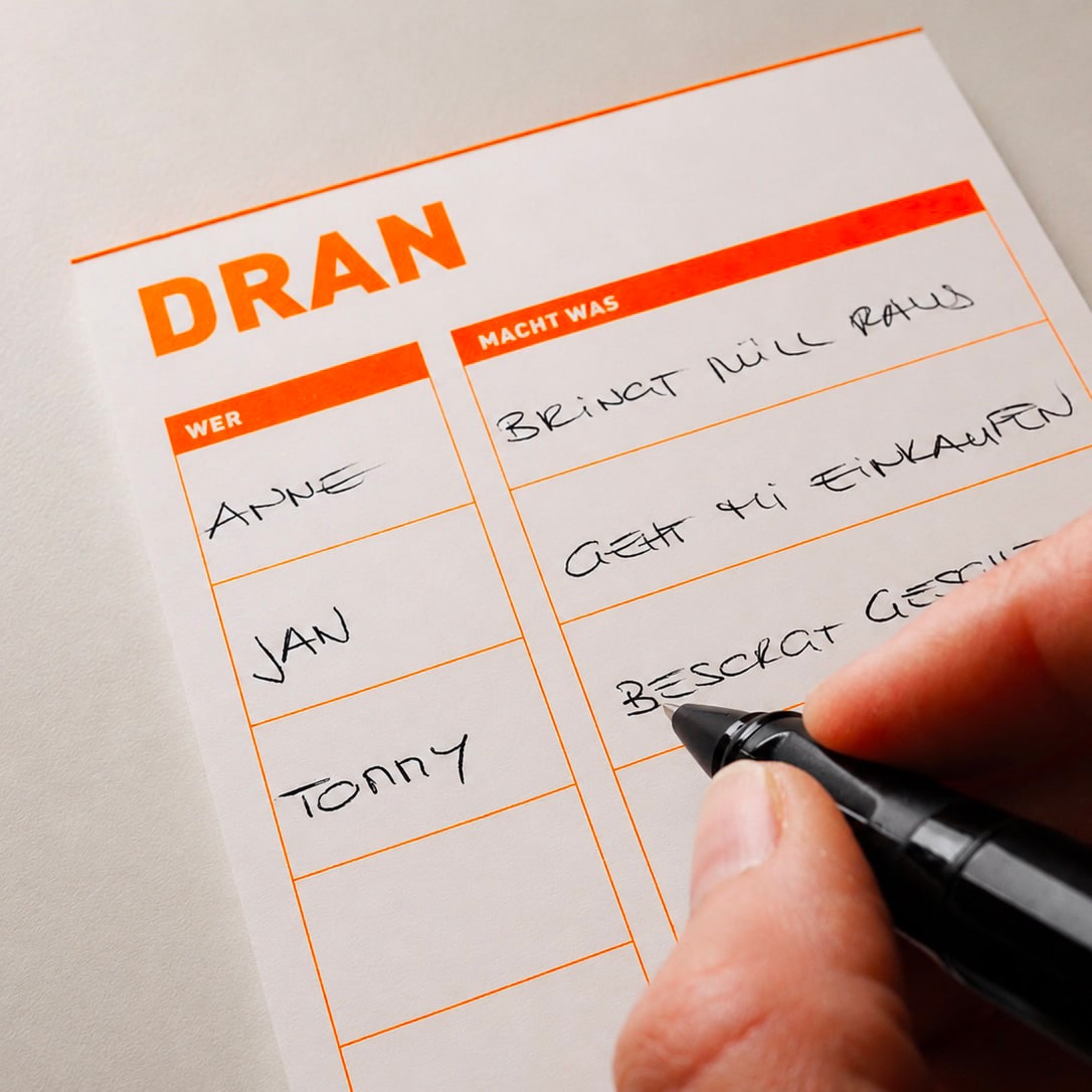 Familienzentrale Block Dran Neonorange wer macht was