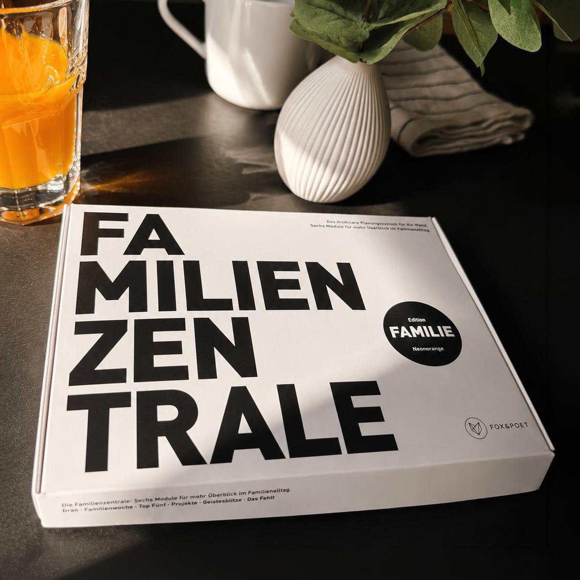 Familienzentrale Verpackung außen